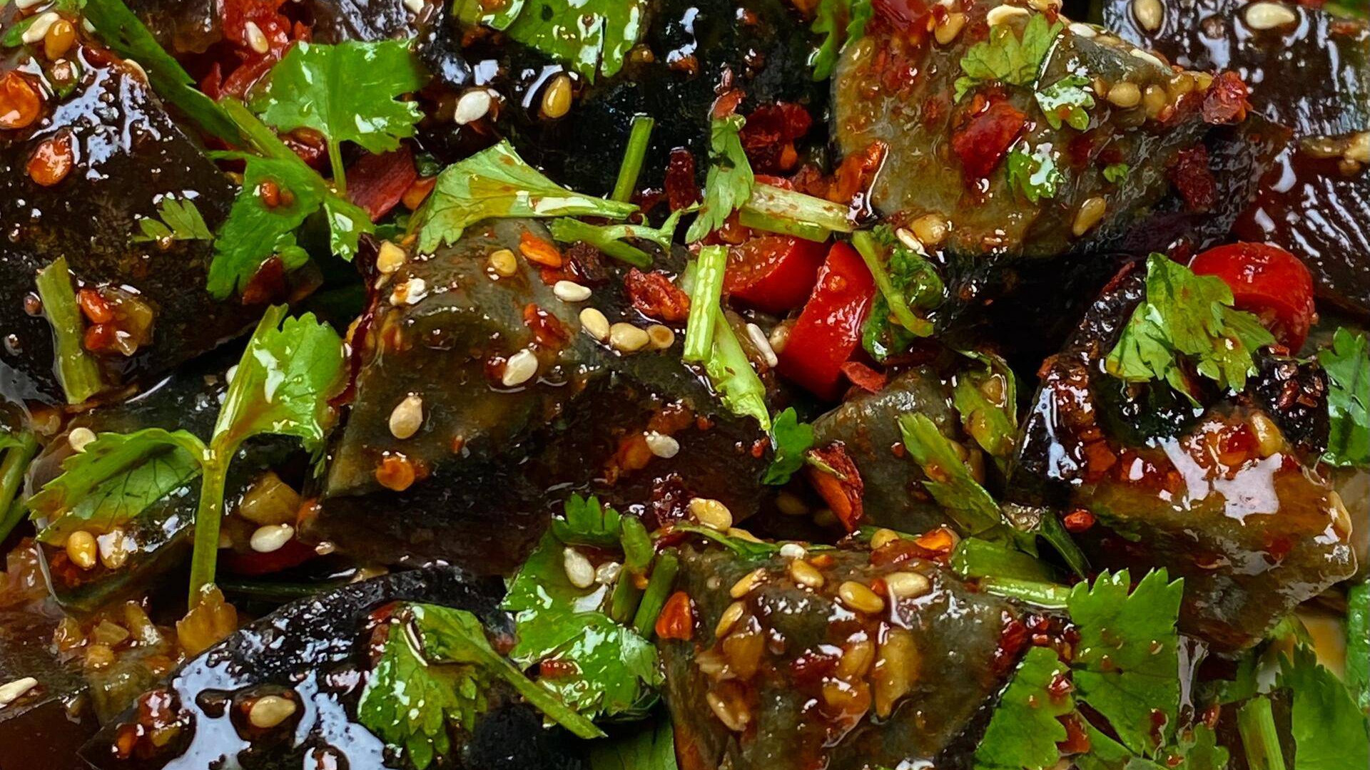 香菜拌皮蛋：老饕才懂的黑暗CP