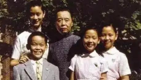 徐志摩子孙后代现状如何？