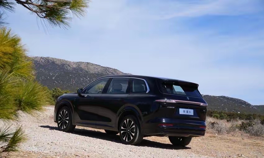 国内车企排名前五：
​第一名：上汽集团
第二名：东风汽车
第三名：中国一汽
第四