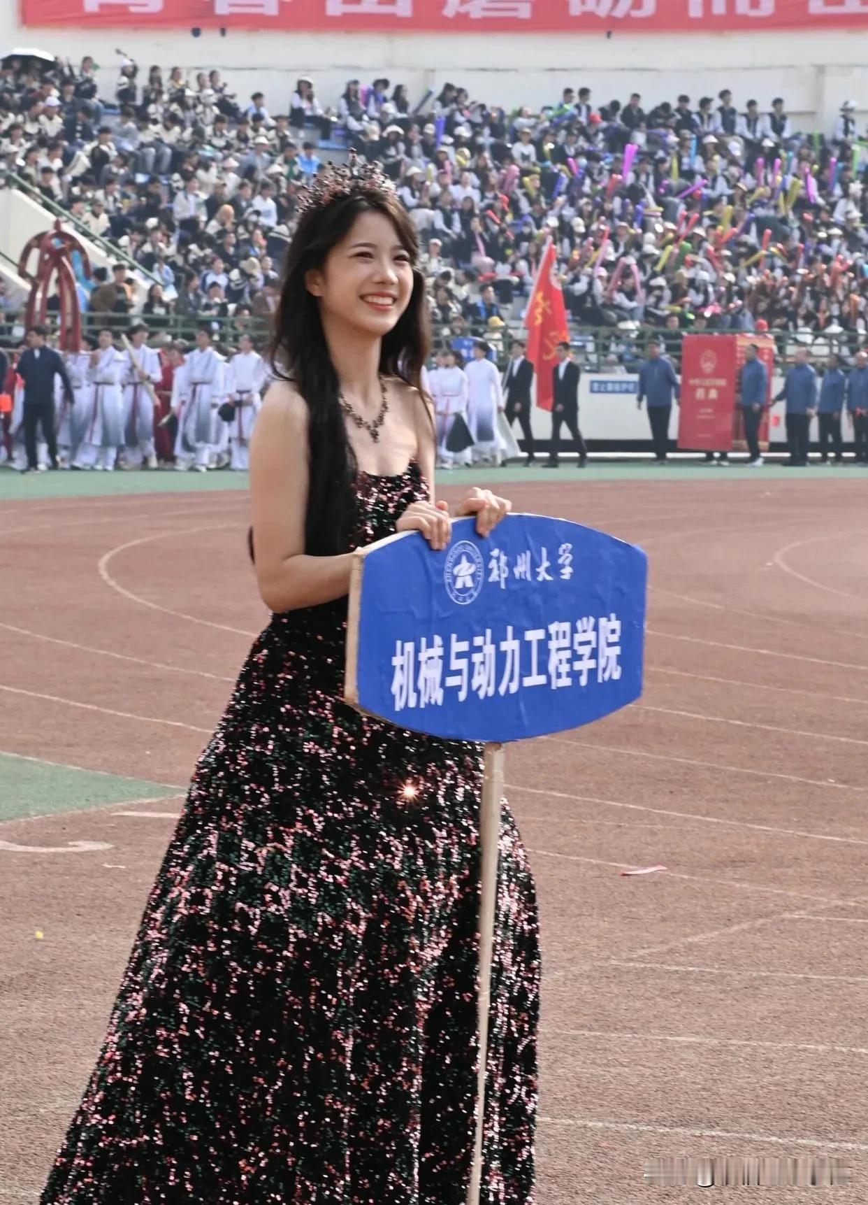 这是从文学系或外语系借过来的吧？