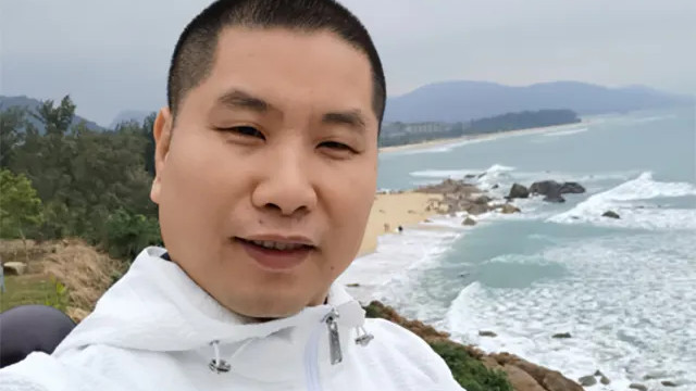 不玩噱头，只造境界：李小雄与他的“水墨新境”