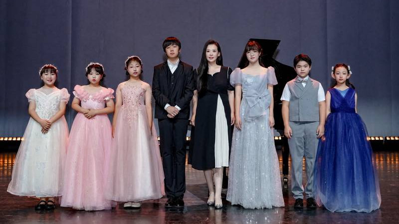 琴韵逐光 艺绽芳华——2026战华娜现代作品师生音乐会在天桥艺术中心圆满落幕