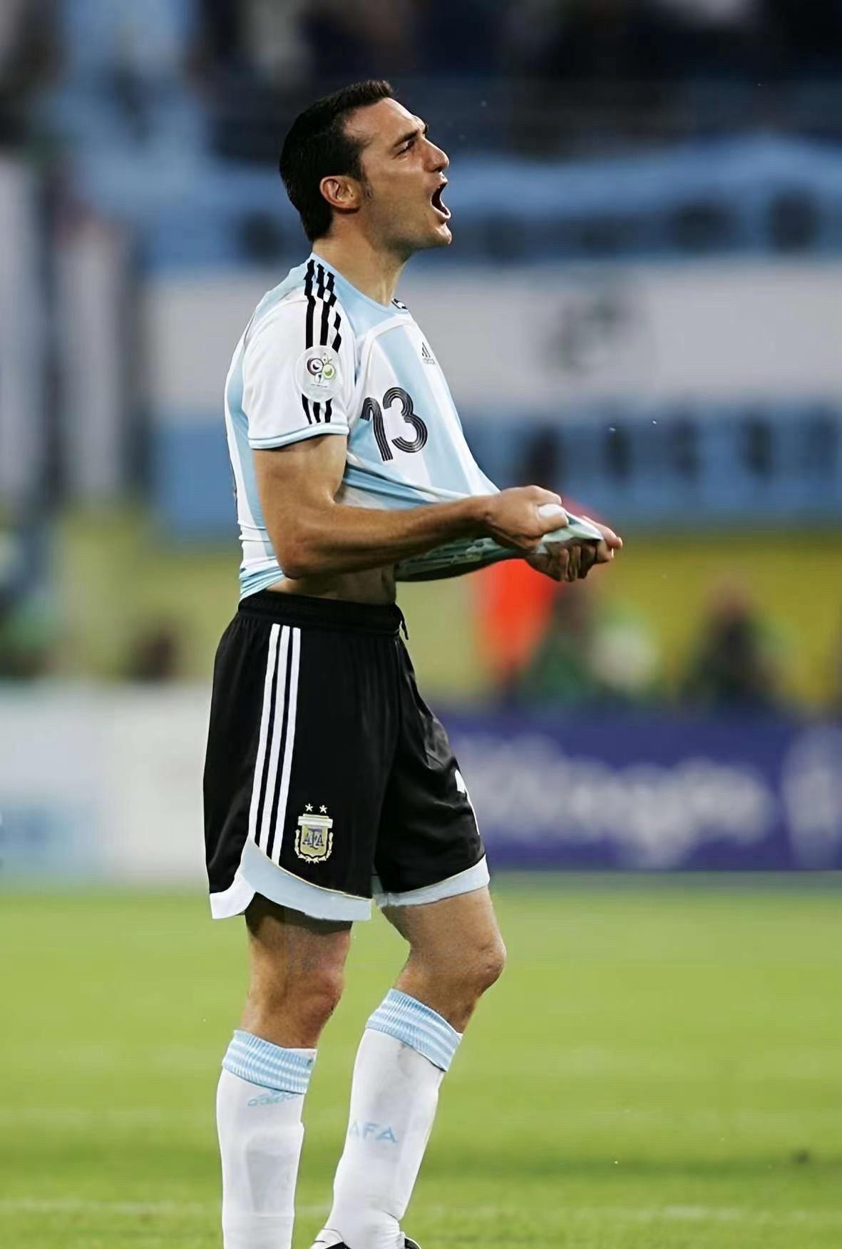 【2006年世界杯 球员时期的斯卡洛尼】
06年德国世界杯八分之一决赛阿根廷对阵