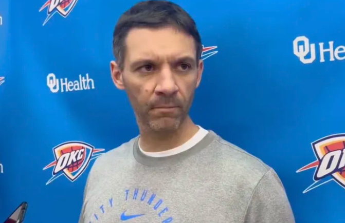 NBA季后赛西部半决赛，雷霆将对阵湖人。
雷霆主帅马克-戴格诺特接受了记者采访，