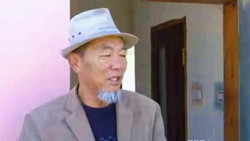 大爷历经坎坷渴望二人世界，不在乎她没房没钱，只要年轻漂亮就行