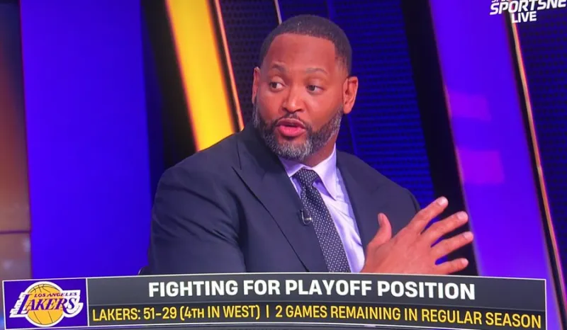 前湖人球员罗伯特-霍里表示，湖人应该为4号种子和季后赛主场优势而战。

“你当然