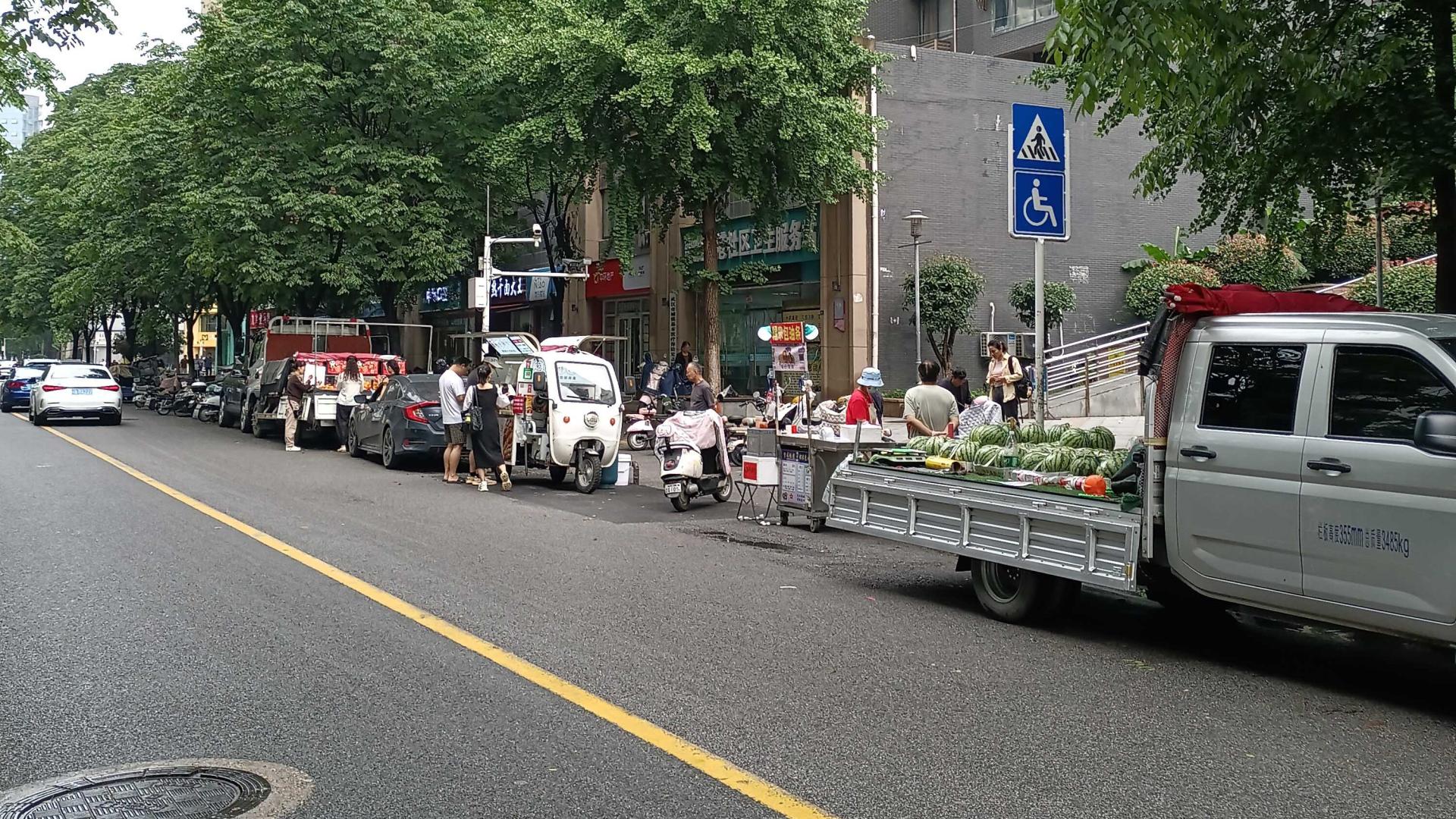 中年失业负债，我带娃在武汉摆地摊之48：摆摊不挣钱真不是你不努力！