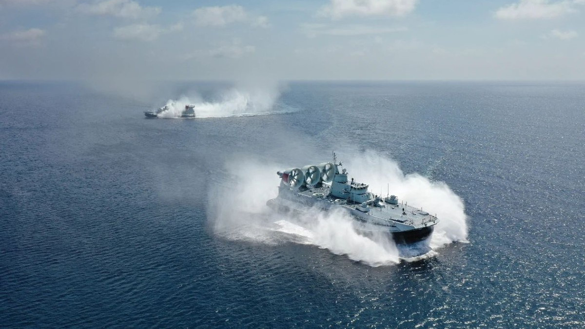 乌媒：中国开始建造新的“野牛”级气垫登陆艇，此前曾引进过四艘