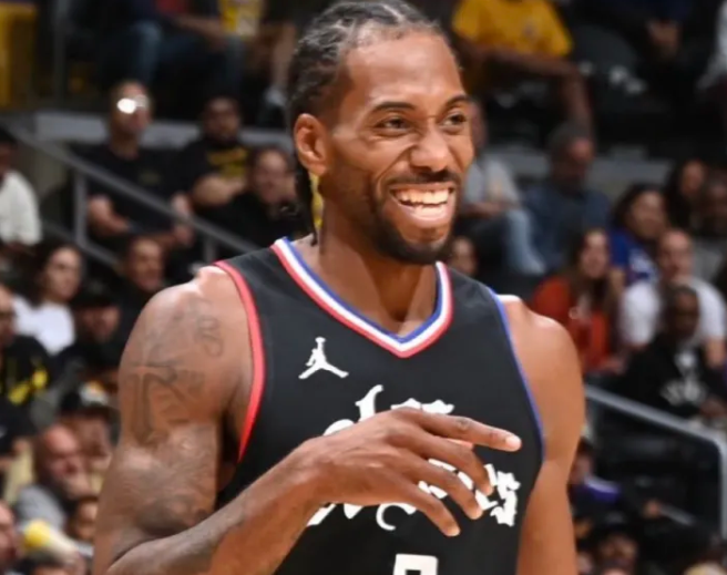 据Sportsnet记者Michael Grange报道，猛龙愿意向快船提供一份