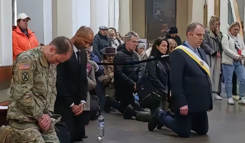 看到欧洲大国纷纷访问东方大国，立陶宛总统有点坐不住了，也希望能访问，但他的前提是