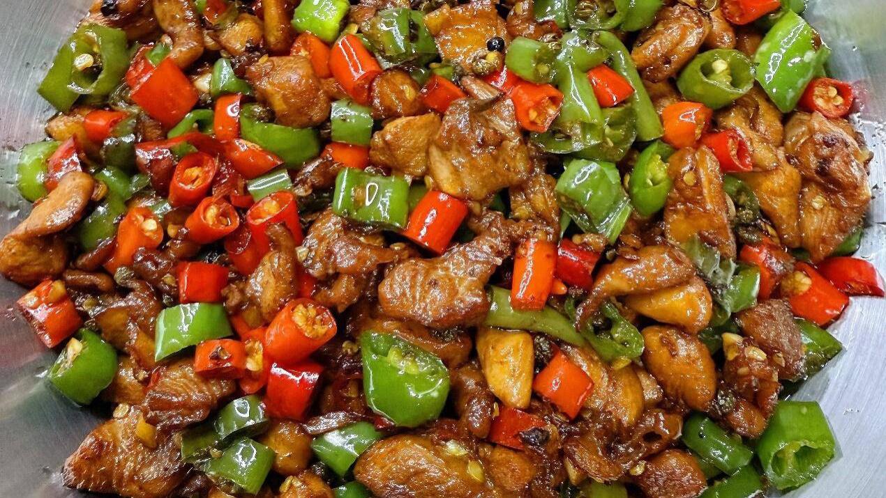 小炒鸡腿肉：三招搞定“米饭杀手”的江湖秘籍