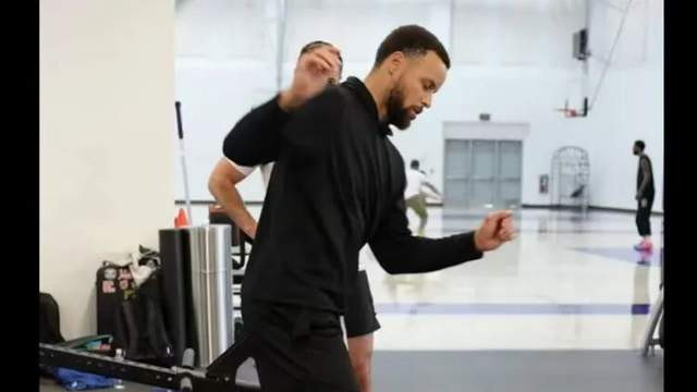 当坚持要做品牌化的库里遇上立志全球市场的安踏