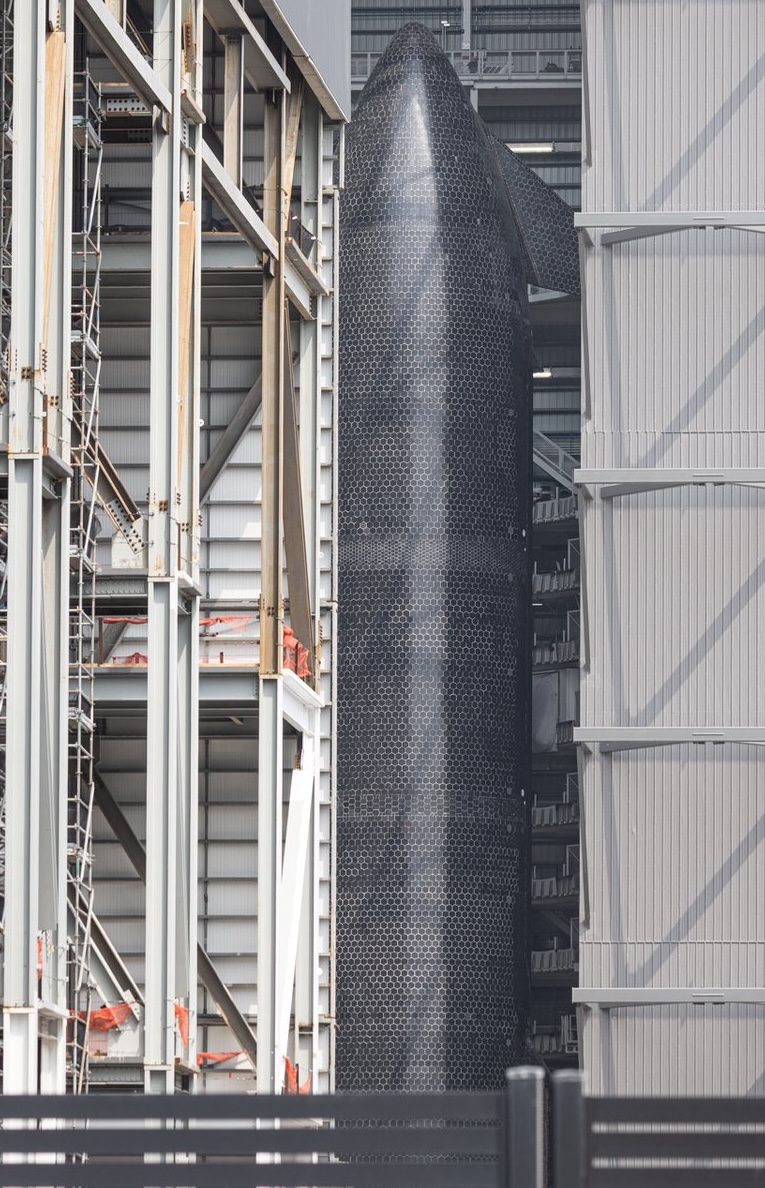 SpaceX与谷歌洽谈合作，将数据中心送入太空

5月13日，华尔街日报报道称，
