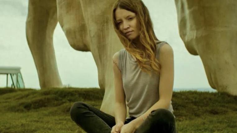 《美国众神》尺度堪比《斯巴达克斯》，这部美剧拍的太生猛了！