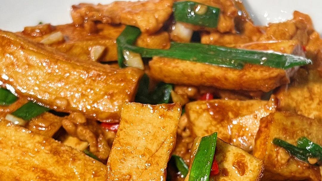 家常风味之魂：手把手教你做一盘鲜香入味的香干炒肉