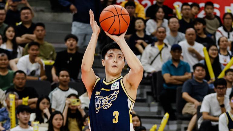 0+1+0！广东大胜广厦他却成最尴尬之人，粤迷：不上你战绩更好了