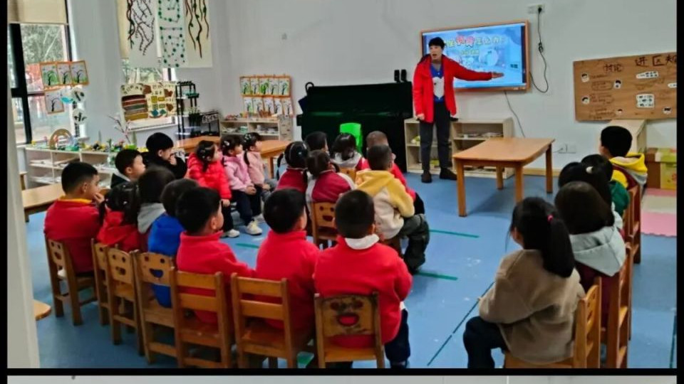 万婴格林生态幼儿园消防安全演练活动：消防“童”行，安全“驻”行