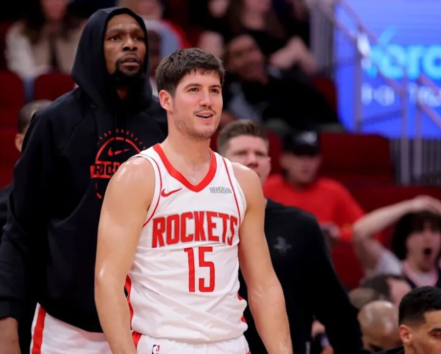 我是湖蜜，我很奇怪火箭球迷为什么都看不上谢泼德？

我今年看了火箭十多场球，我觉