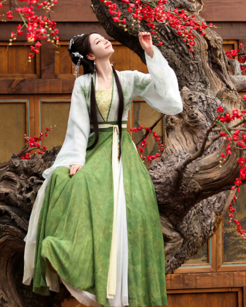 我觉得如果你想要成为一个演员，你得是一个个性突出的人