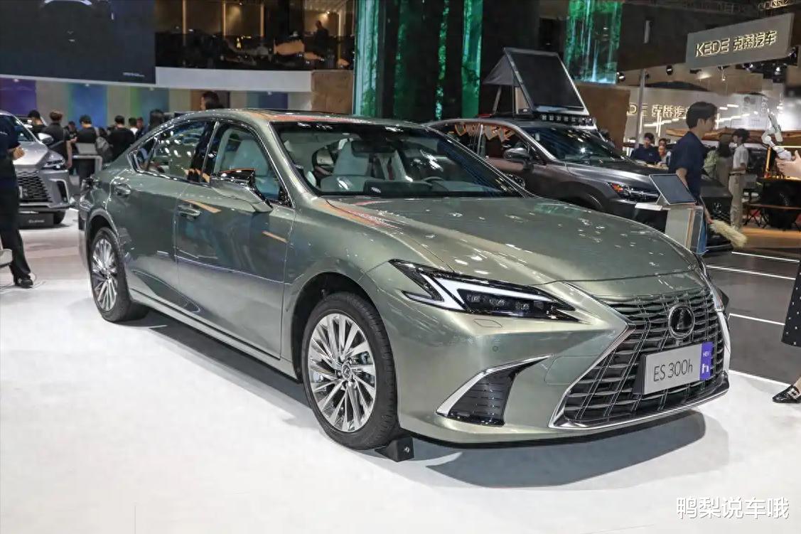 雷克萨斯“救星”要来了？全新ES300h预售，零百加速9.4