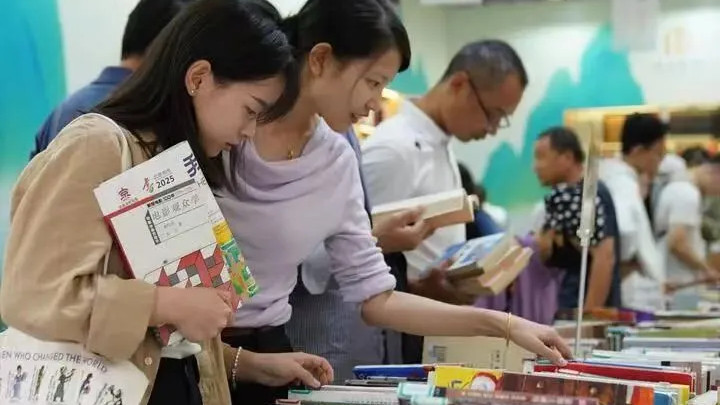 抓紧时间读书吧，开卷有益！——读光明日报《春和景明，且读书去！》