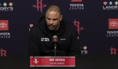 NBA常规赛马刺145-120战胜火箭

赛后，火箭主教练艾米-乌度卡接受媒体采