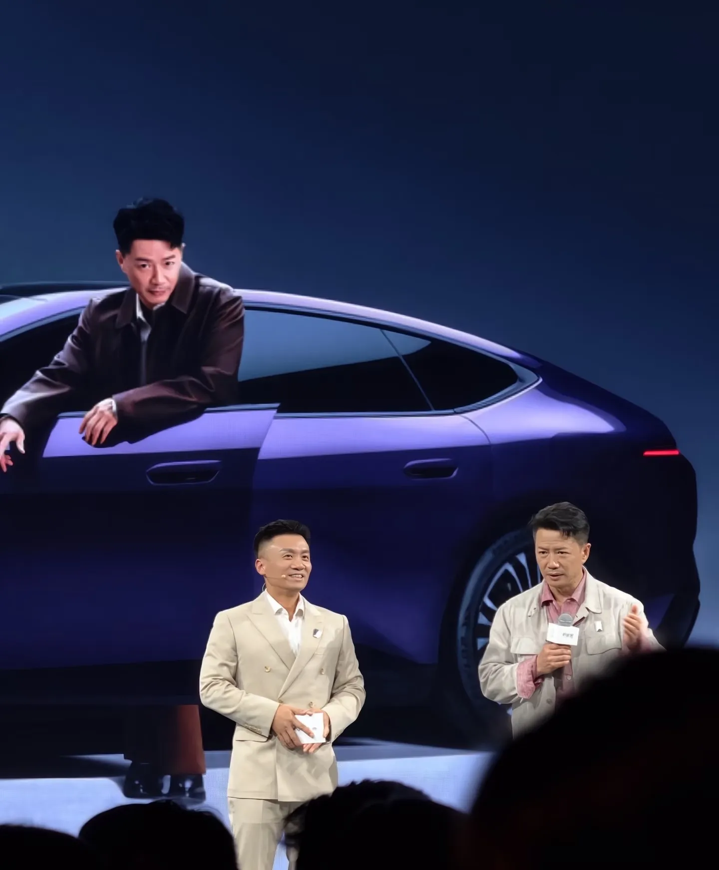 客观来说昨晚阿维塔科技董事长王辉的发布会演讲水平很高，可以媲美一流车企创始人或职