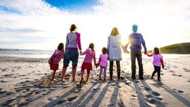 第一次带娃出国不迷茫：预订机票平台有哪些值得用？