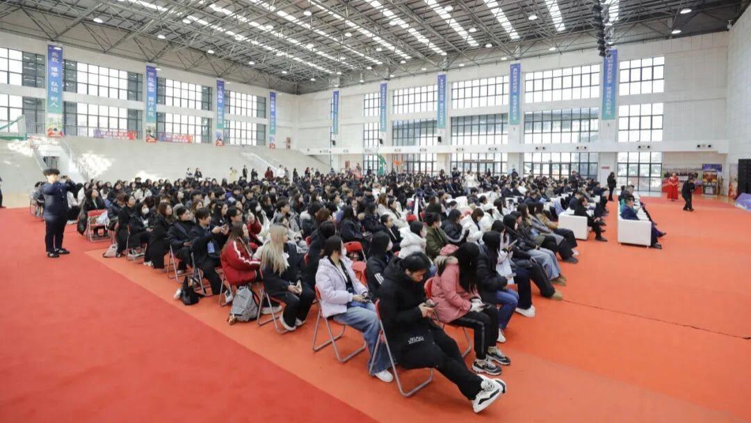 “全球大学生研学中心（西安）暨陕西文化名家走进西安工商学院‘传统文化传承基地’揭牌仪式”成功举办