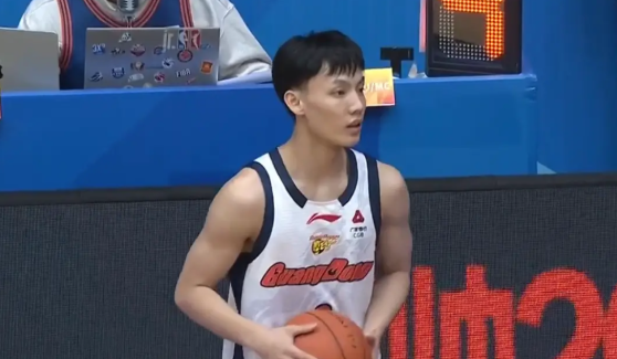 为啥胡明轩和徐杰这赛季集体拉跨了

广东现在的问题有一部分是大外的原因。

不过