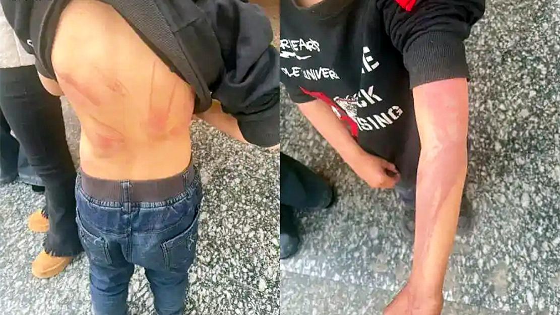 强迫孩子吃大便、烫下体，生父和继母虐待姐弟俩后续，他们会判多少年？