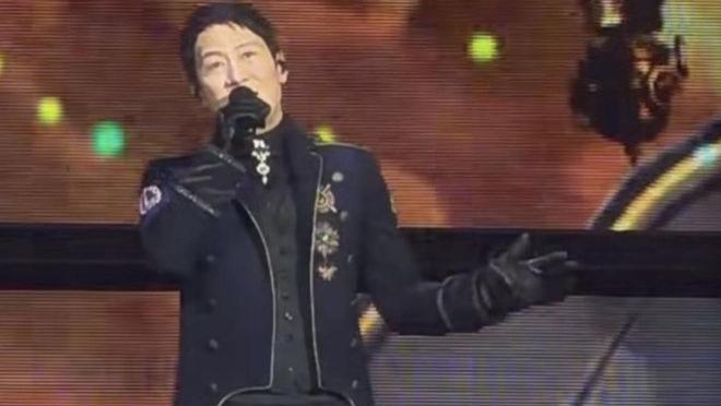 黎明出道40周年纪念演唱会开锣，林建岳携女友捧场，张学友送花篮