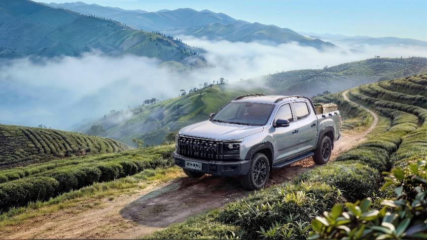 售价7.98万元起！大通皮卡三车齐发，第40万辆整车荣耀下线