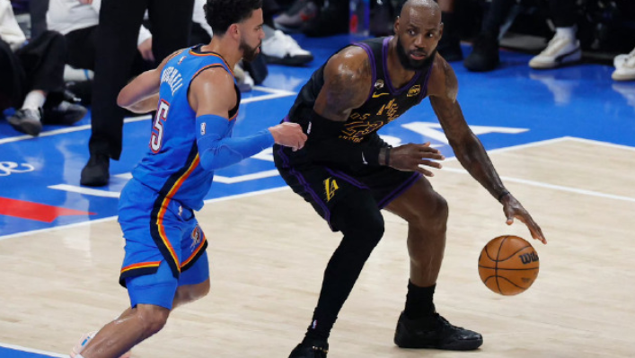 21 记三分射穿湖人，雷迪克嘴硬遮不住防守崩盘，西部前六定局暴露湖人季后赛隐患