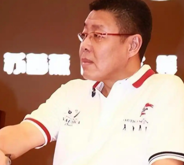 低调的带着儿子生活，看来她真的被男人伤透了心