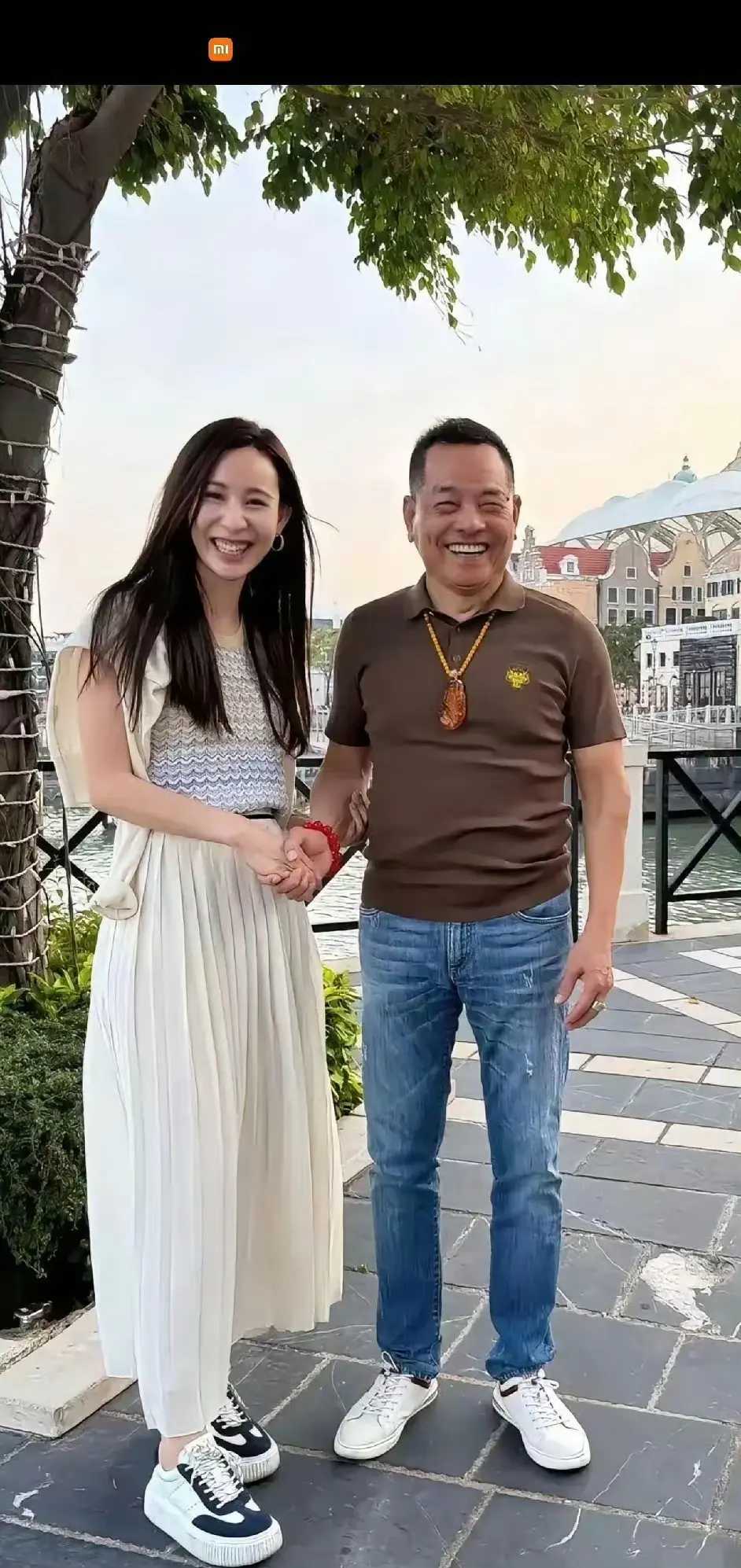 电视上看着一般般，真人巨帅气！ ​