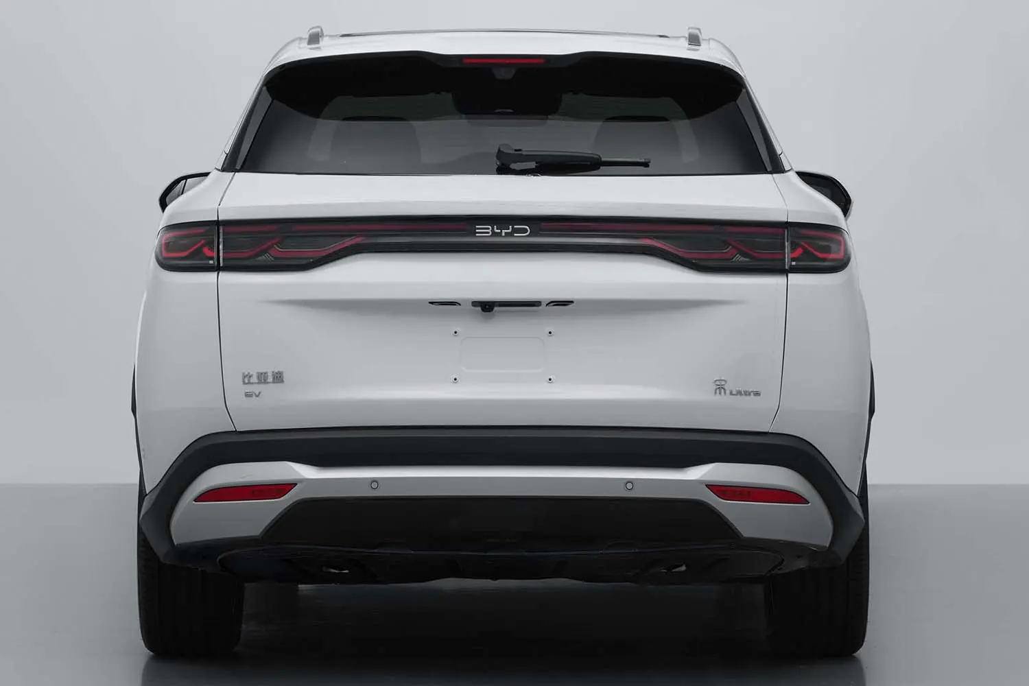 还真没想到这波比亚迪的宋ultra EV的发布弥补了比亚迪在五座纯电中大型SUV