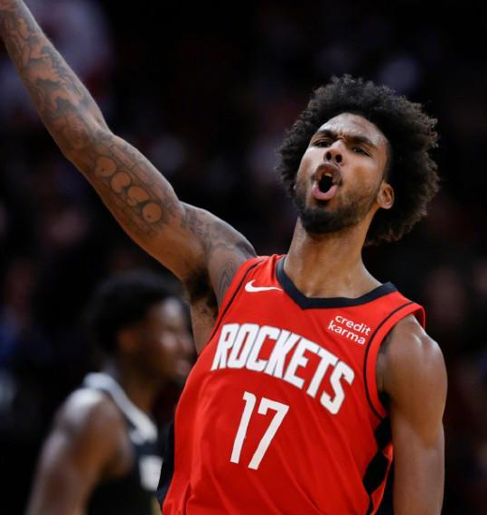 伊森慢慢可以接受火箭的报价了

心气高为了大合同，现在自己打没了，今年夏天其他球