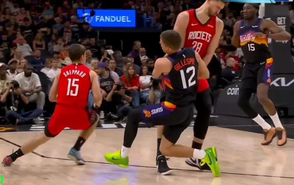 看不懂，今天火箭VS太阳的比赛这个球怎么会吹掩护犯规呢，神经没有动啊，懂球的大佬