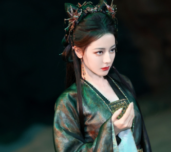 因为心中有梦，所以暗里有光