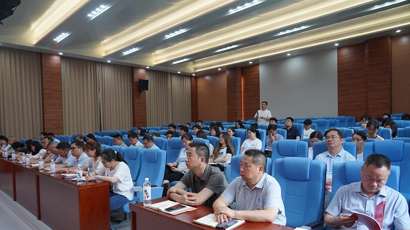 守正笃行育匠才 实干担当树政绩——合肥滨湖职业技术学院党委书记曹杰旺教授讲授专题党课