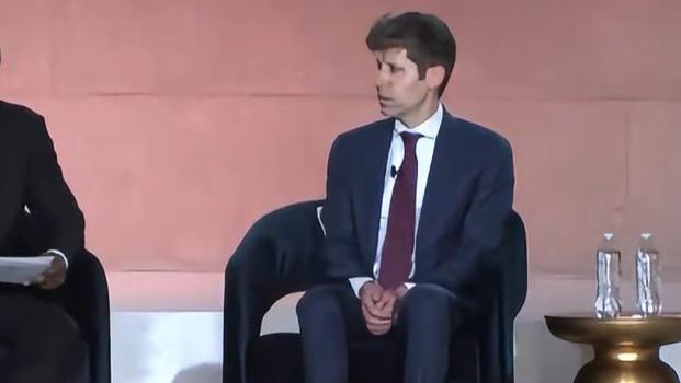 ​OpenAI CEO：AI 已跨过商业化奇点