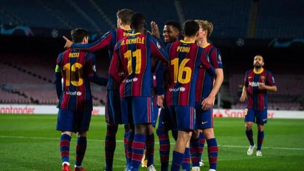 马竞主场变斗兽场！铁锤砸巴萨绣花，1-0闷杀还是0-0憋死？