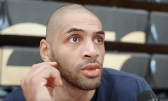 尼古拉斯-巴图姆训练后接受了采访，谈及改变快船赛季走势的关键时刻：
“NBA杯赛