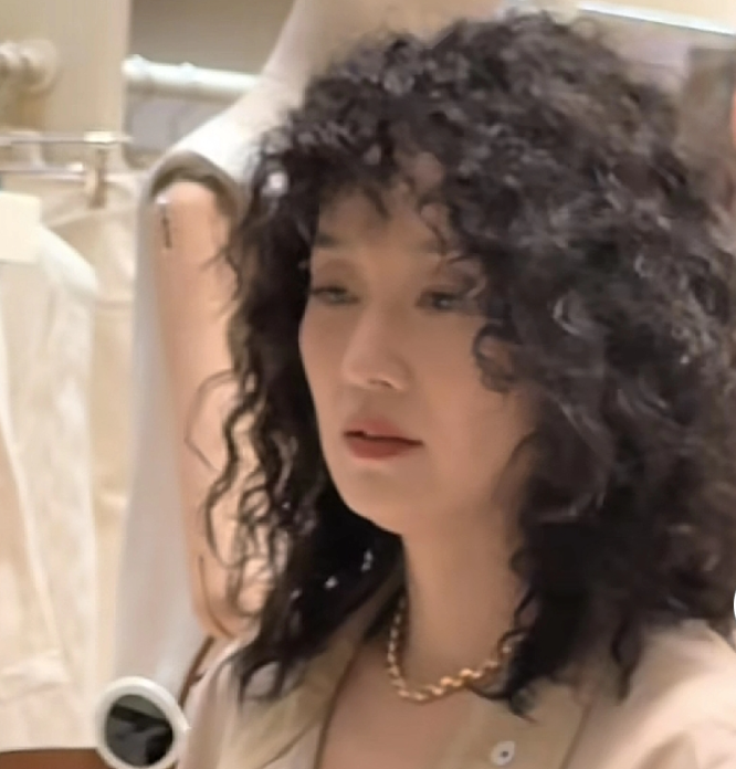 马伊琍现身Prada活动
现场生图一出，直接刷屏！不得不说，马伊琍，这也太抢眼了