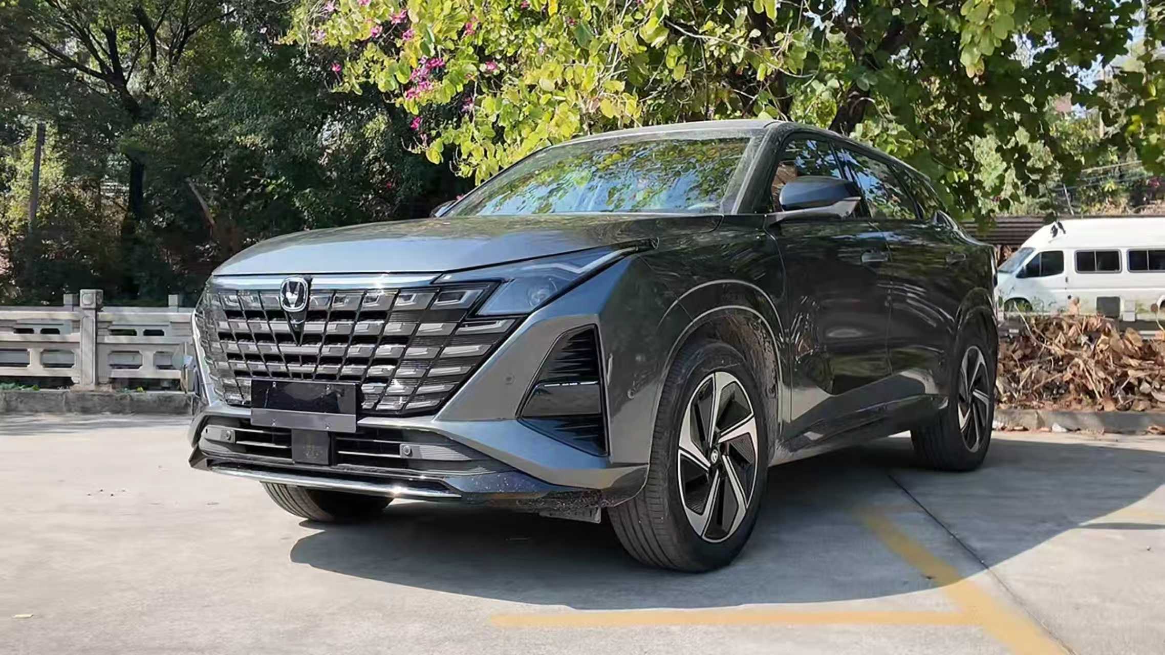 2026款UNI-Z PHEV上市，轴距2米8的插混SUV，