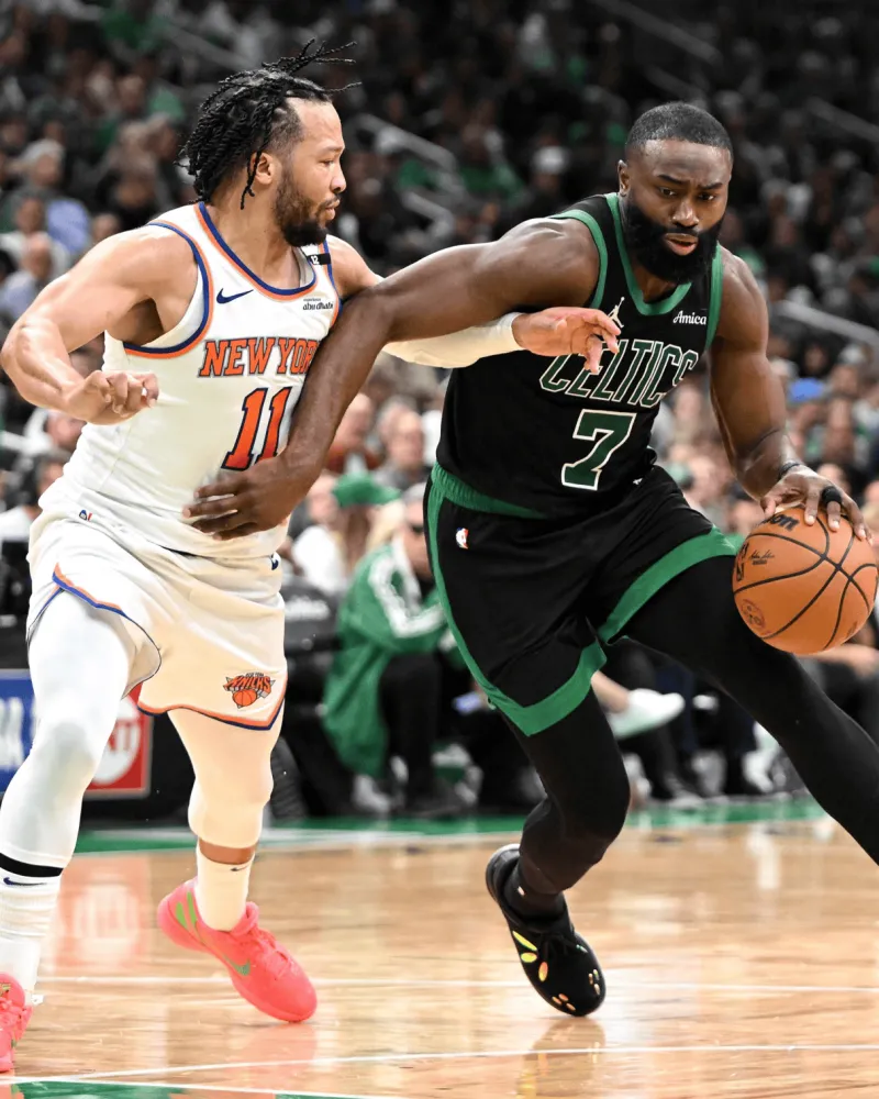 明日NBA常规赛，凯尔特人将对阵黄蜂。

凯尔特人球员杰伦-布朗接受了记者采访，