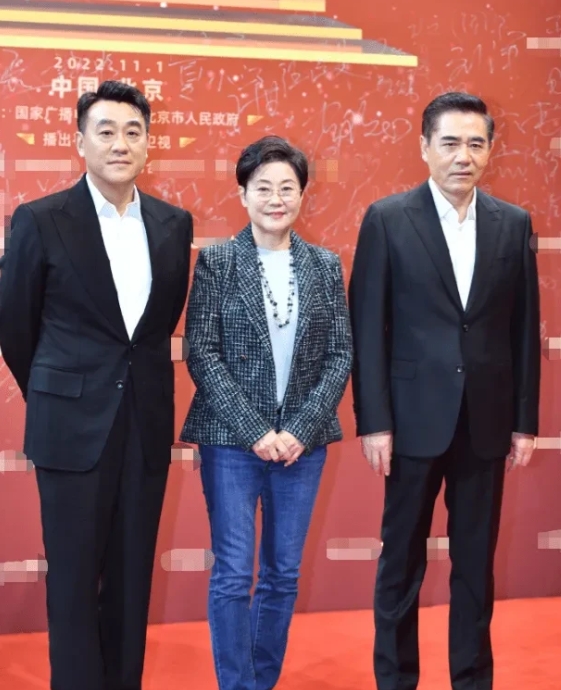 有人说何冰演技不如陈宝国，我不敢苟同。其实何冰的演技真不错，特别喜欢他饰演的傻柱