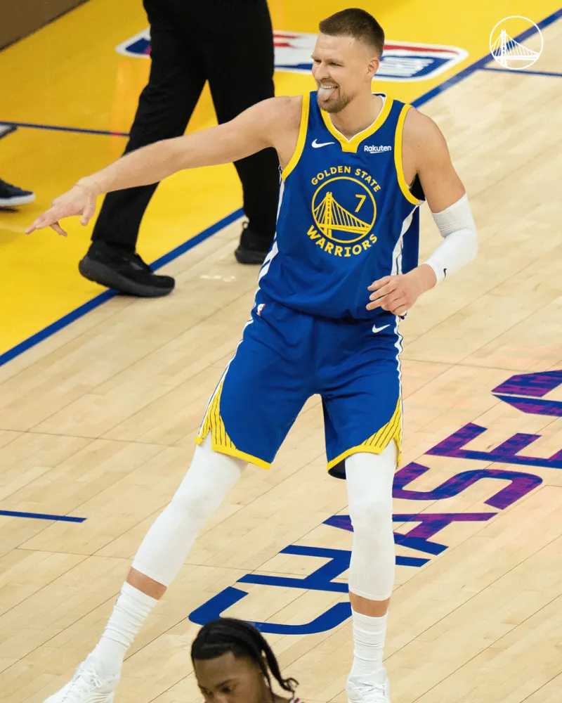 NBA常规赛勇士主场对阵公牛的比赛已经结束。全场战罢，历经1个加时勇士以124-