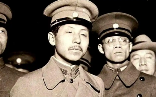 2001年逝世，身后百亿遗产全部留给美国，101岁张学良为何坚持不将财产捐给中国？这个卖国贼没有爱国